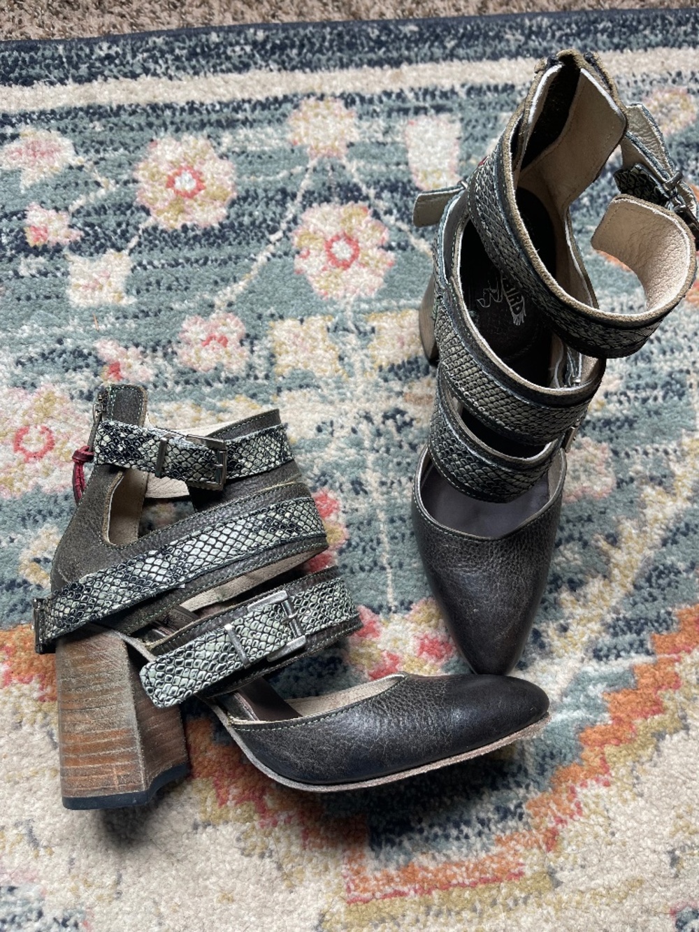 Freebird Jaclynn in Olive size 9